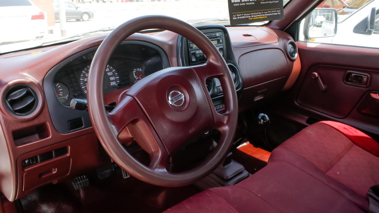 نيسان بيك آب nissan pickup 4x2 Gcc specs, free accident