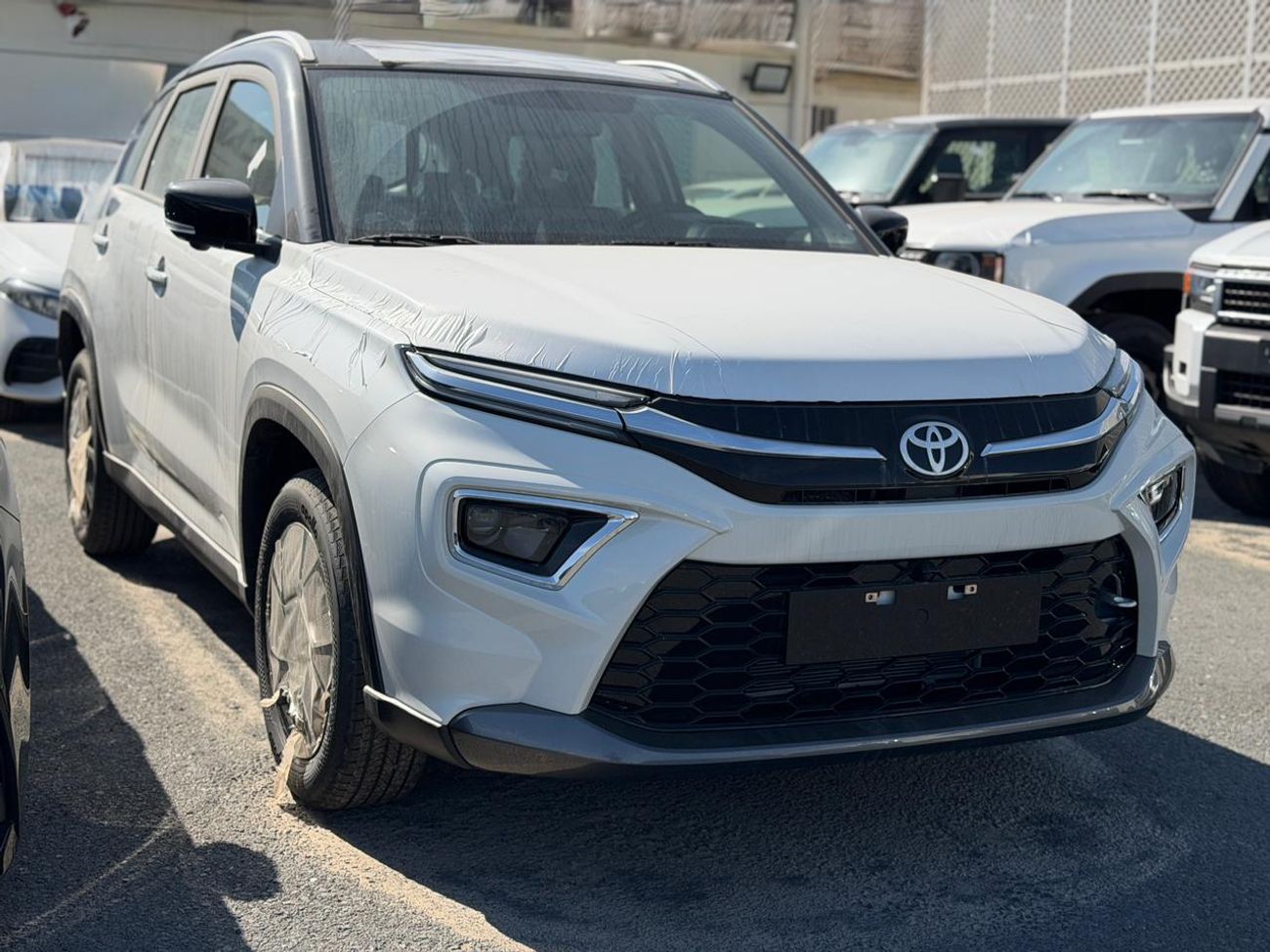 تويوتا أوربان كروزر 1.5L PETROL GLX AUTOMATIC TRANSMISSION ( FOR RE-EXPORT ONLY )