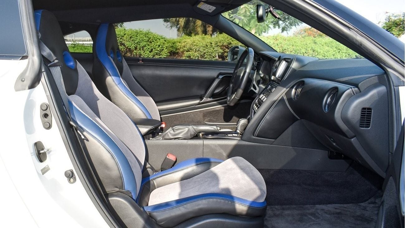 Nissan GTR Black edition