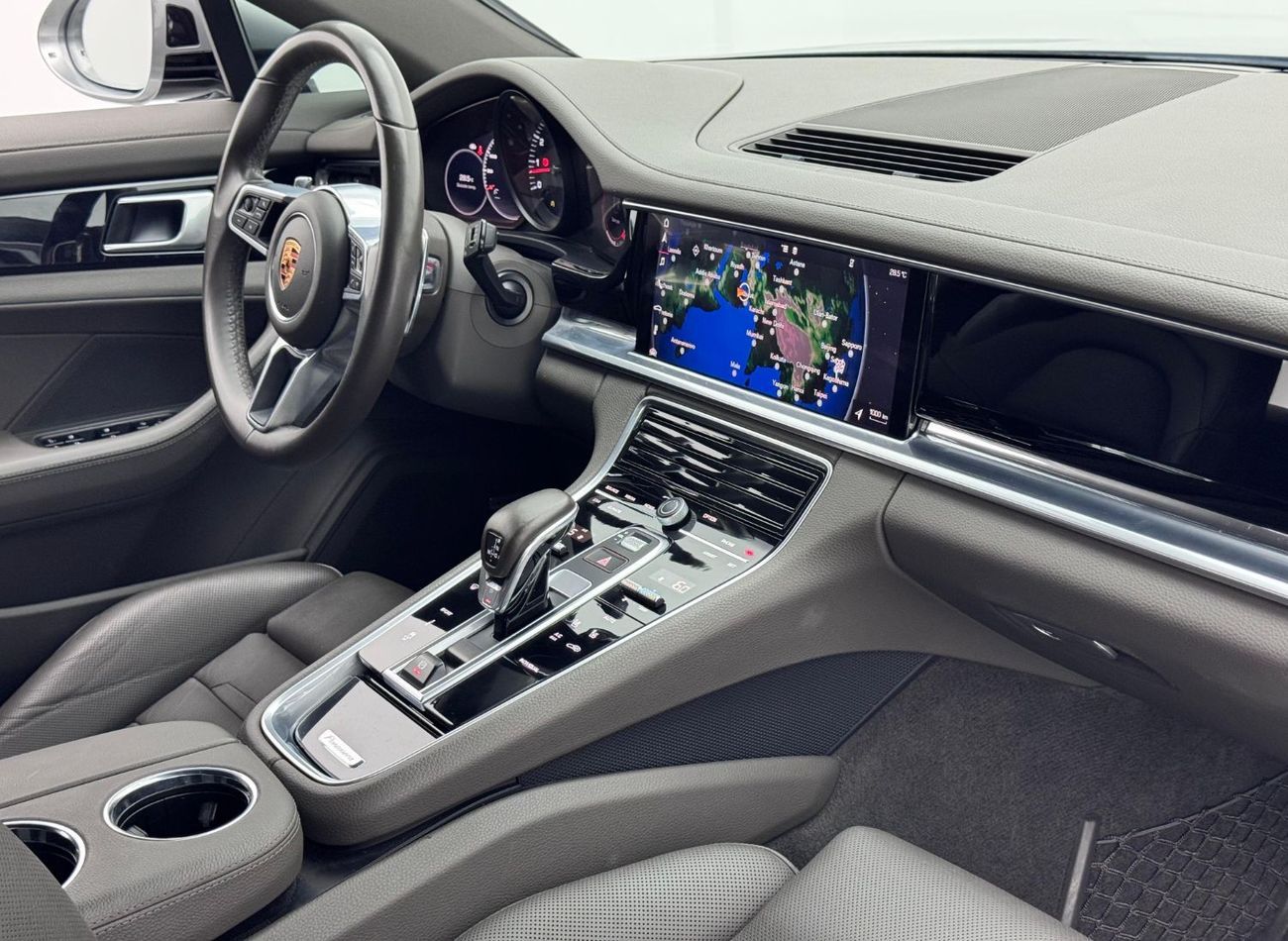 بورش باناميرا Std 3.0L (325 HP) 2018 Porsche Panamera 4,  Service History, Warranty, Low Km, Excellent Condition