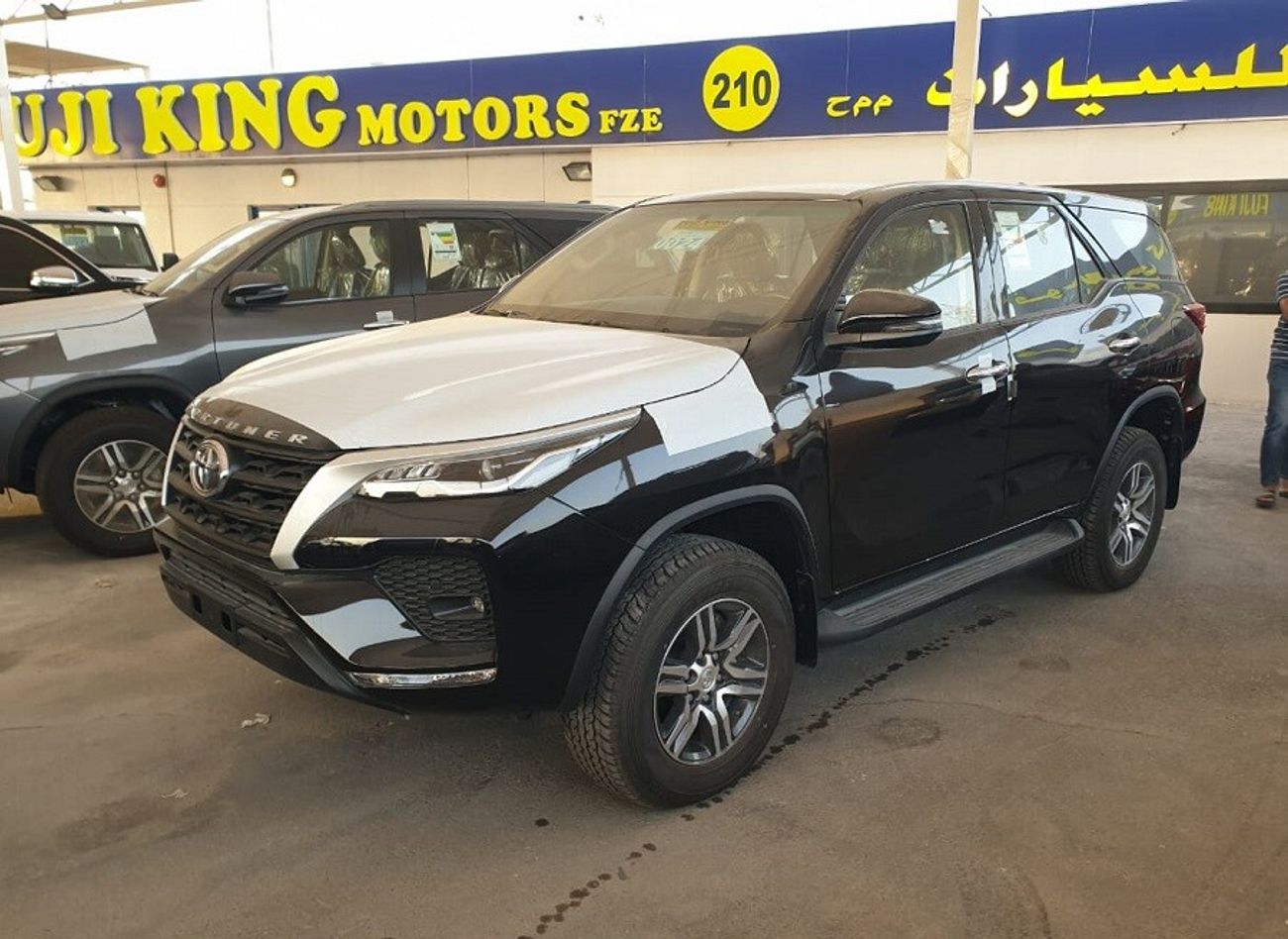 تويوتا فورتونر 2.7L (PETROL) SUV 4WD