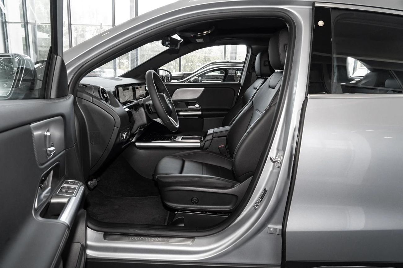 Mercedes-Benz GLA 200 MERCEDES BENZ GLA200 1.3L TURBO FULL OPTION MODEL 2025