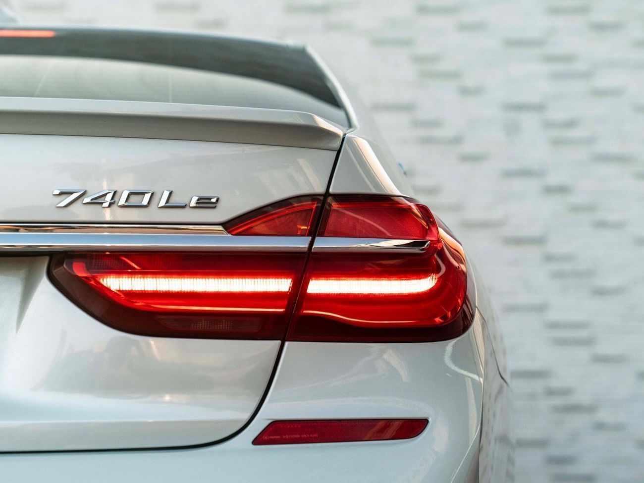 BMW 740Le Efficient in fuel consumption Upto 5 L/100km، high perfornance & Low Kilometres’ Top Options BMW GCC