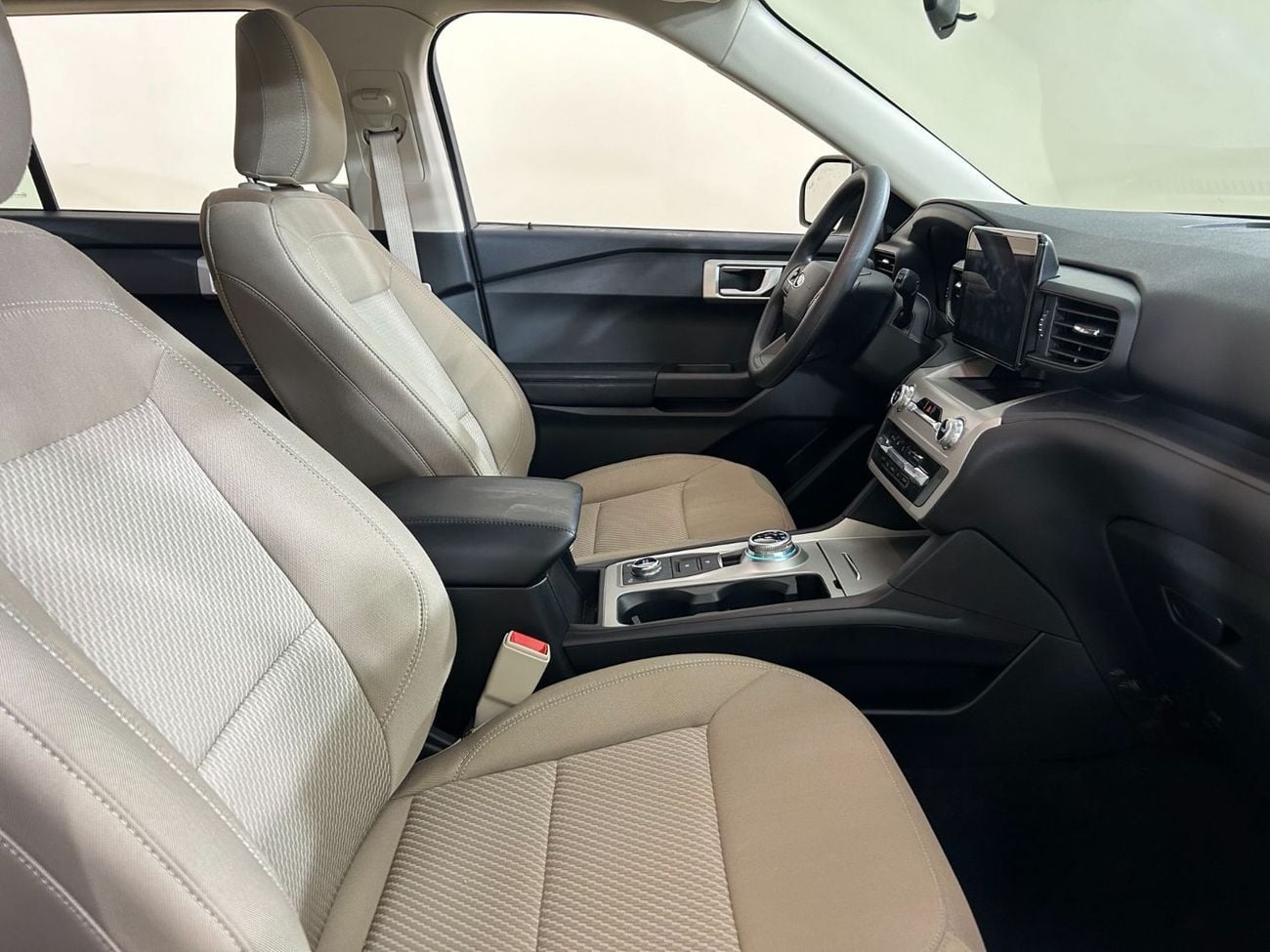 فورد إكسبلورر BASE E3023/TAYER MOTORS AL QOUZ SHOWROOM
