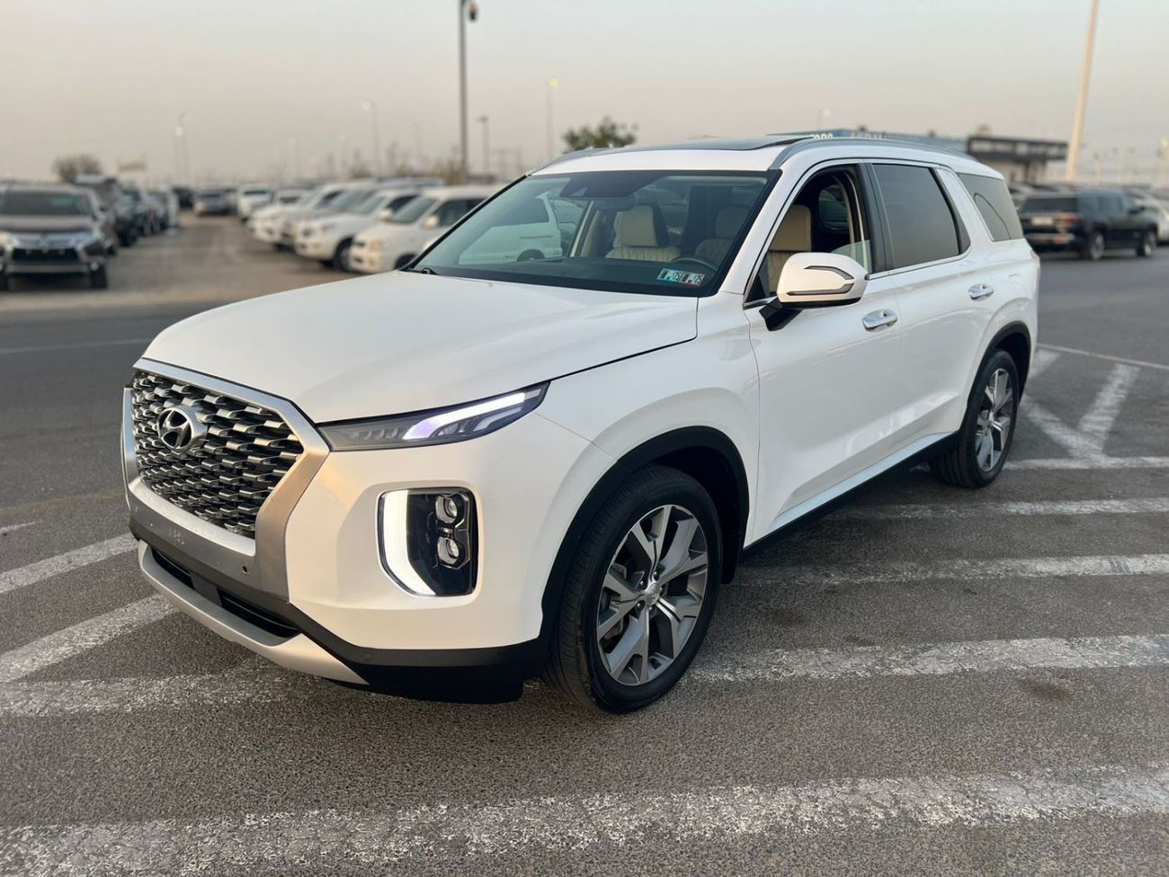 Hyundai Palisade 2021 Hyundai Palisade Sel - 3.8L V6 - Auto Trunk - Leather & Electric Seat - Key Engine Start Option