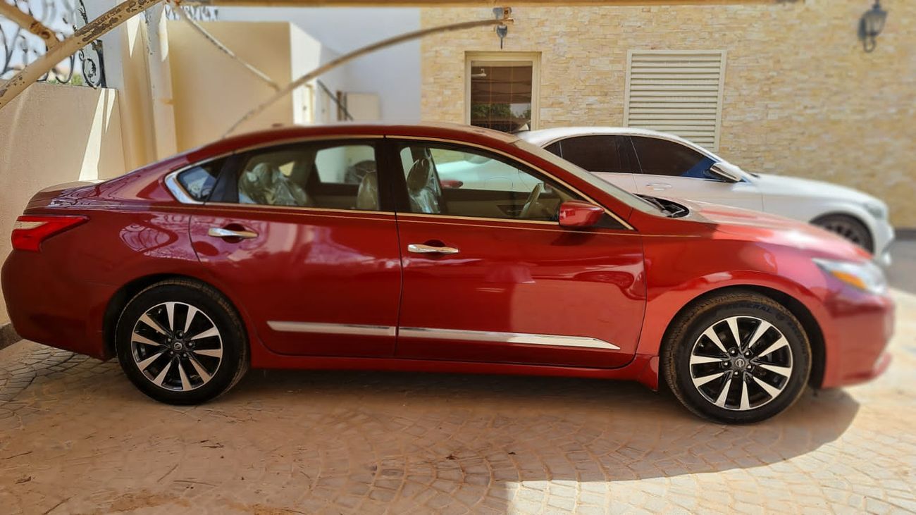 Used Nissan Altima 2016 for sale in Abu Dhabi 529126