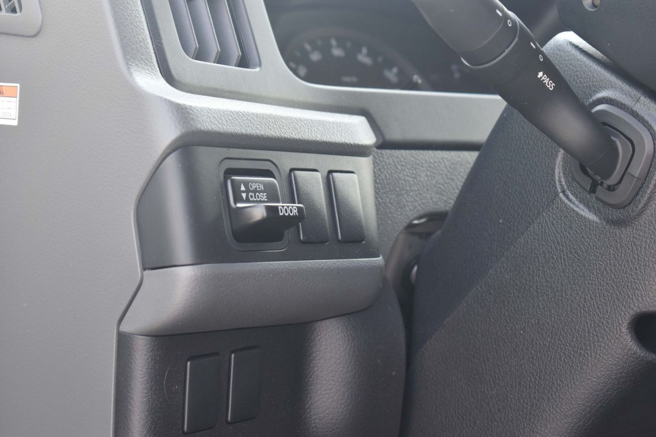 تويوتا كوستر 2.7L (23-Seater)