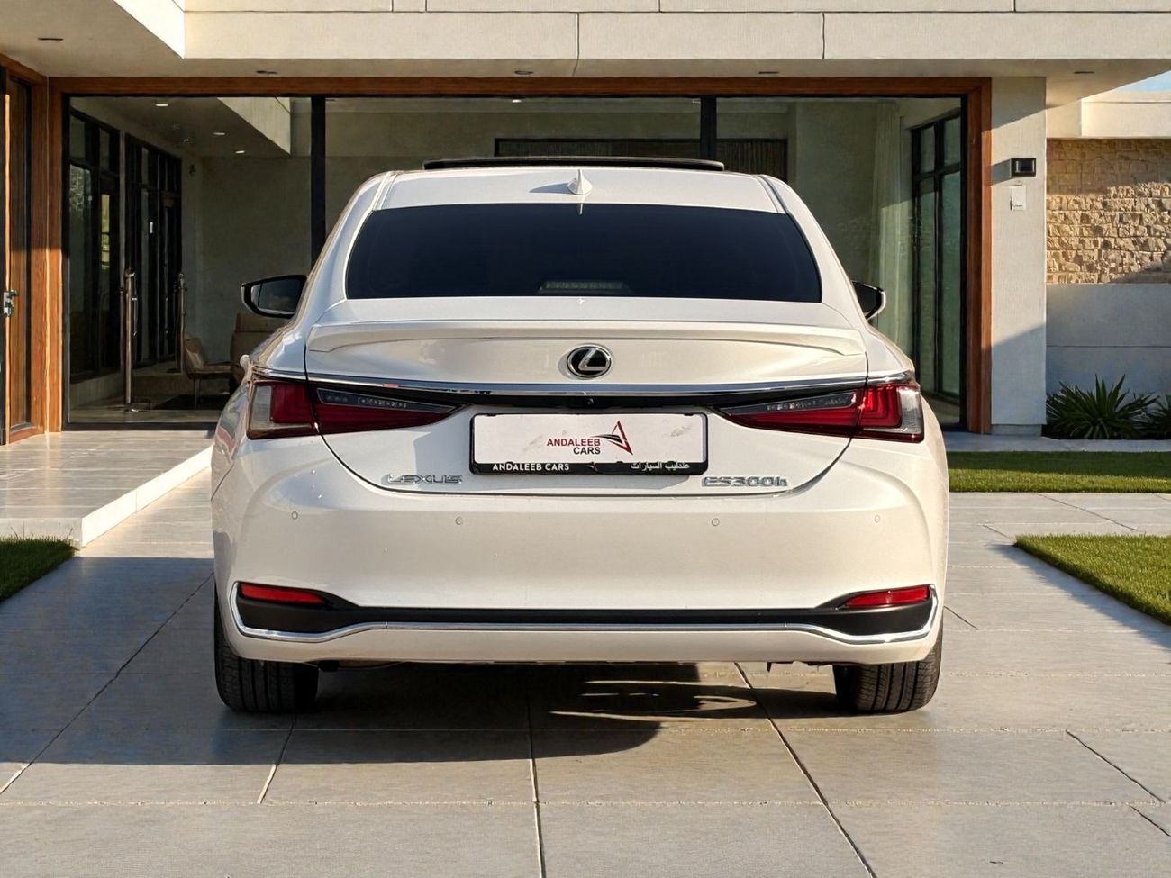 Lexus ES300h PREMIER 2.5L HYBRID | 2023 | GCC SPECS | Agency Warranty | FSH | AED 2,400 per month