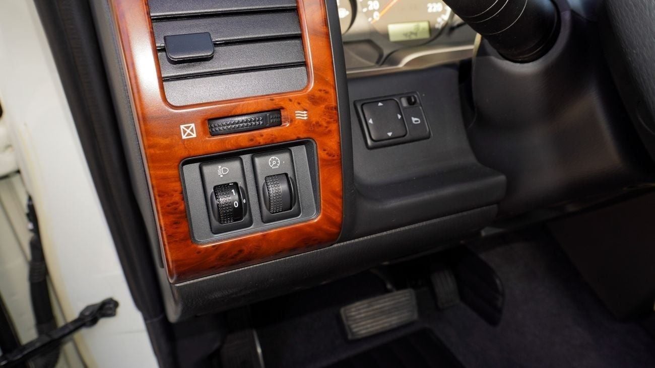 Nissan Patrol Safari Safari 4.8L A/T