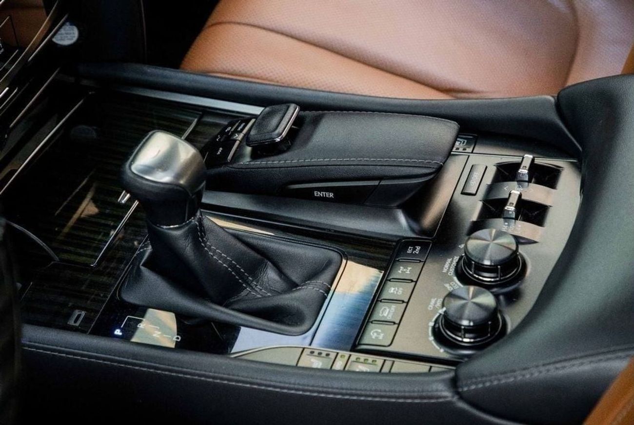 لكزس LX 570 LX570 SIGNITURE | 7,050 P.M  | 0% Downpayment | Agency Maintained!