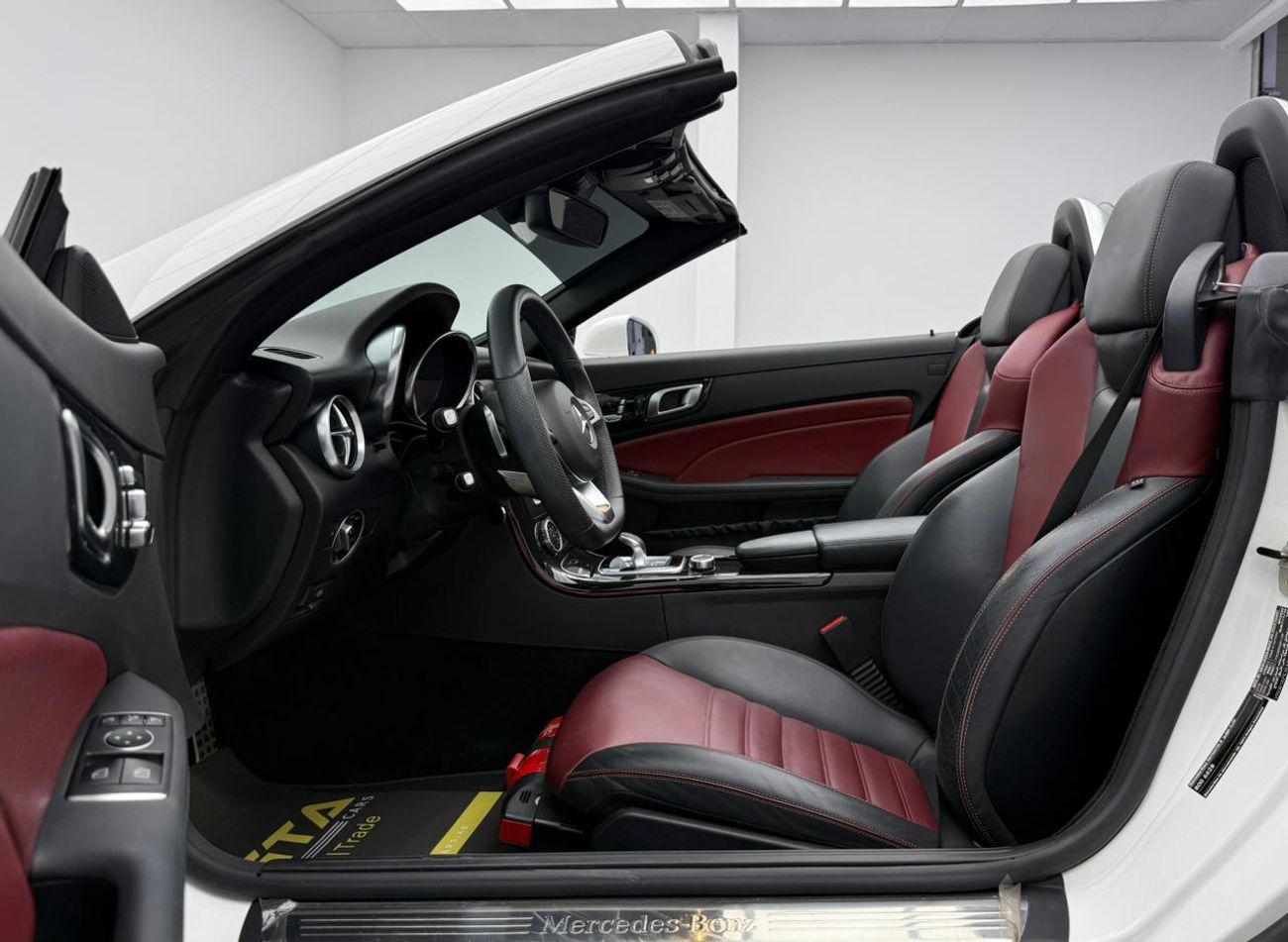 Mercedes-Benz SLC 200 2020 Mercedes SLC 200, 2025 MB Warranty, Full MB Service History, Excellent Condition, GCC