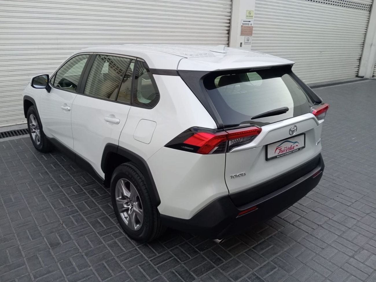 Toyota RAV4 2.5L (2WD) EX