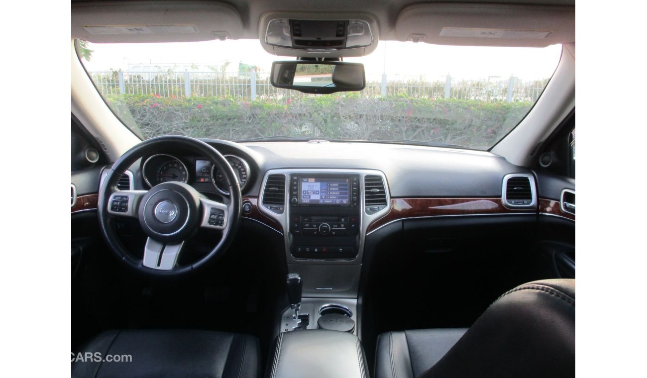 Jeep Grand Cherokee Jeep Grand Cherokee 2012 V8 HEMI gulf ,full services ,accident free