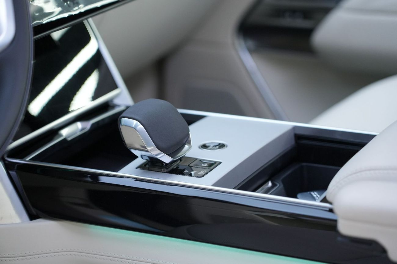 Land Rover Range Rover Range Rover HSE | 2024 GCC 770 km | Agency Warranty | 22 Inch Rims | Panoramic | 360 View