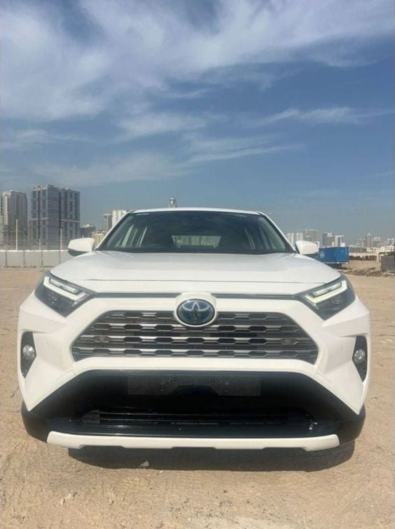 تويوتا راف ٤ hybrid petrol 2.5 liter right hand with  radar drive push start push start