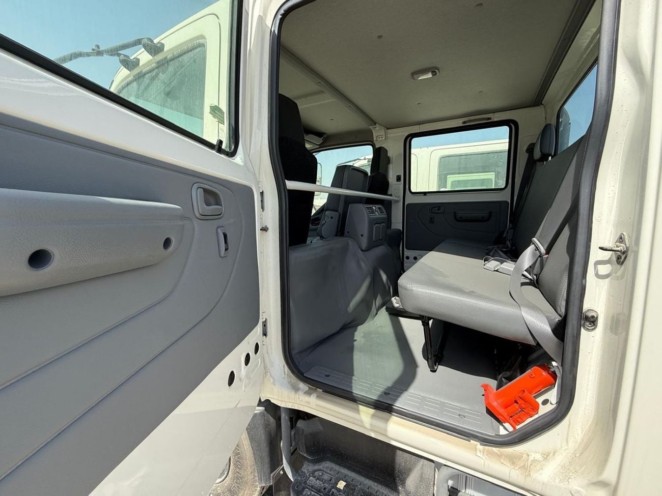 Hino 300  Hino 300 Series 714 Double Cab Chassis Truck
