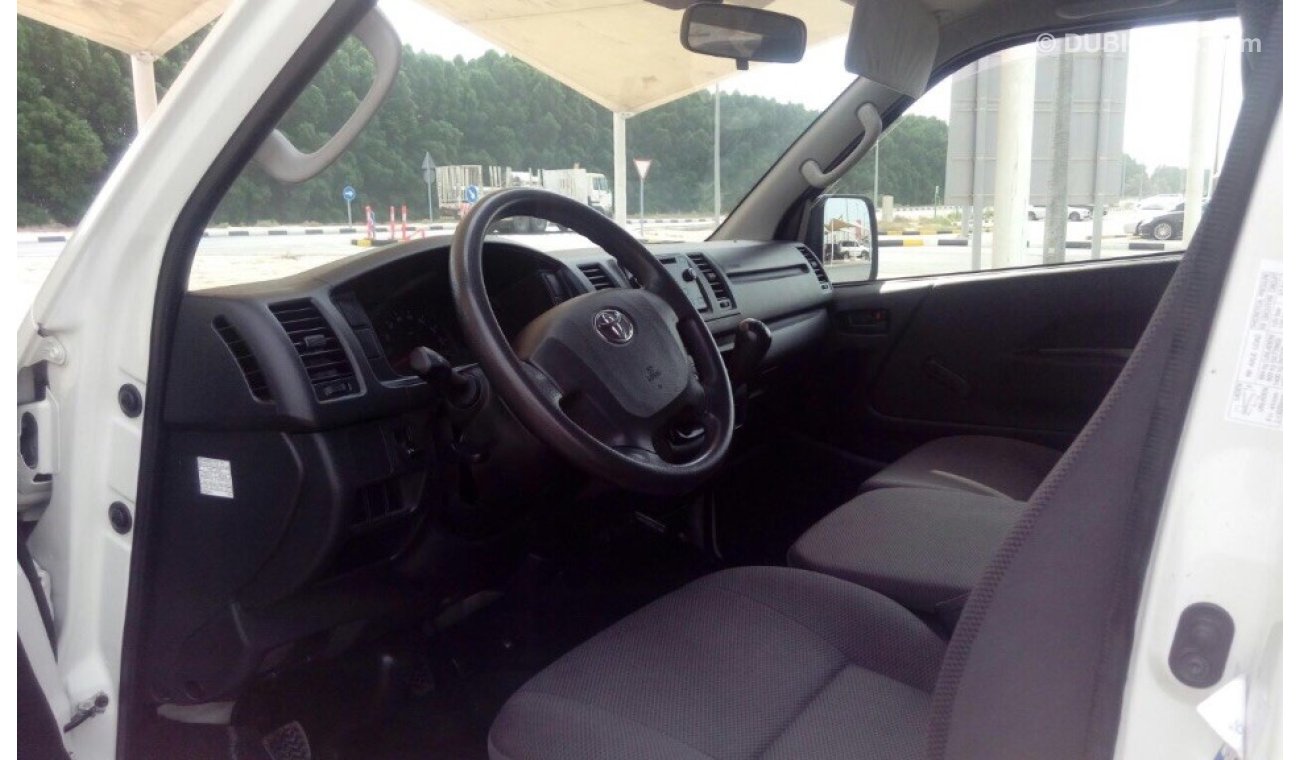 Toyota Hiace 2015 van