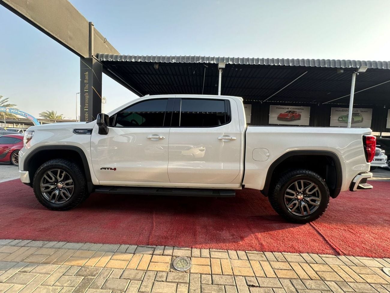 GMC Sierra 6.2L - V8 - 420 hp and 460 lb-ft torque