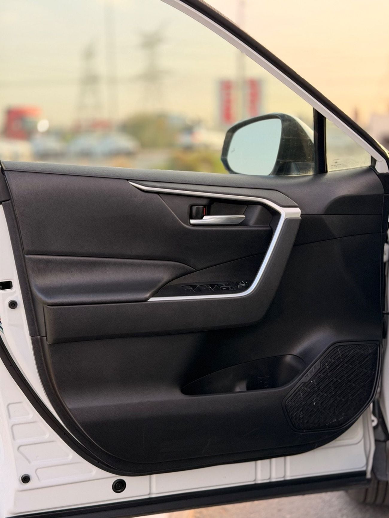 Toyota RAV4 XLE 2.5L Full Option