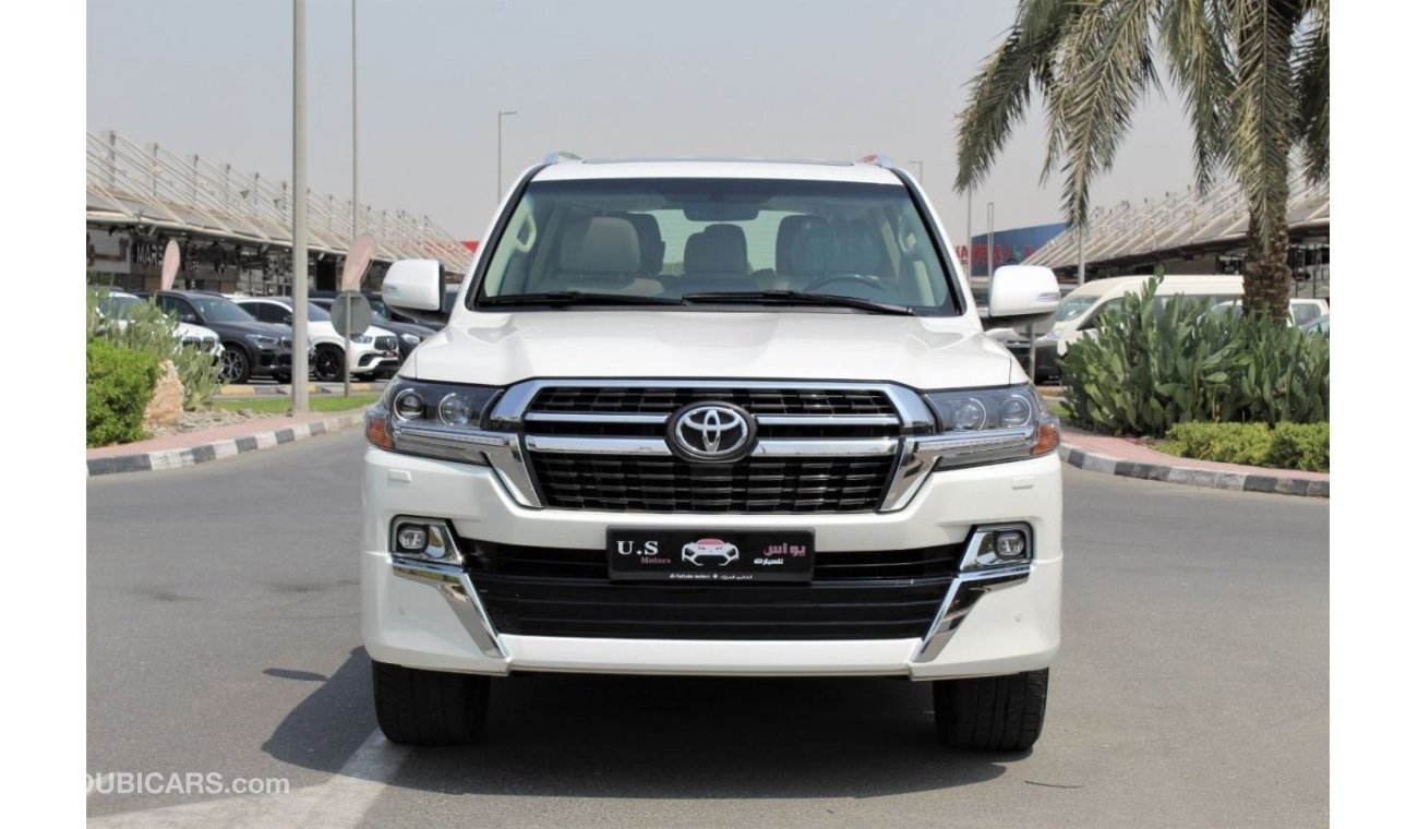 Toyota Land Cruiser GXR GT GCC LOW MILEAGE IN BRAND NEW CONDITION WITH AL FUTTAIM WARRANTY