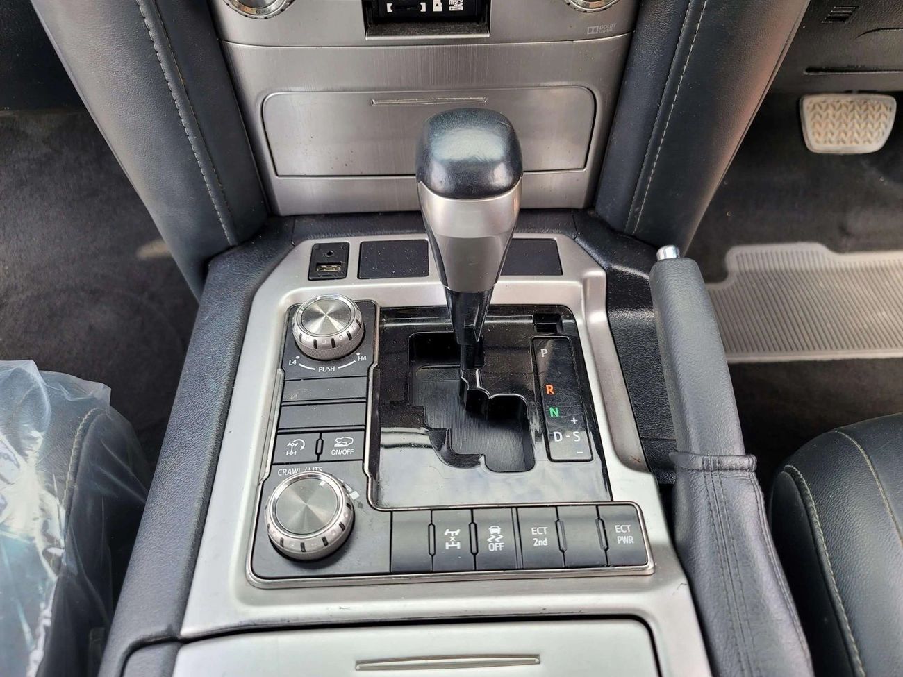 تويوتا لاند كروزر Diesel 4.5L V8 Right Hand Drive (Export Only)