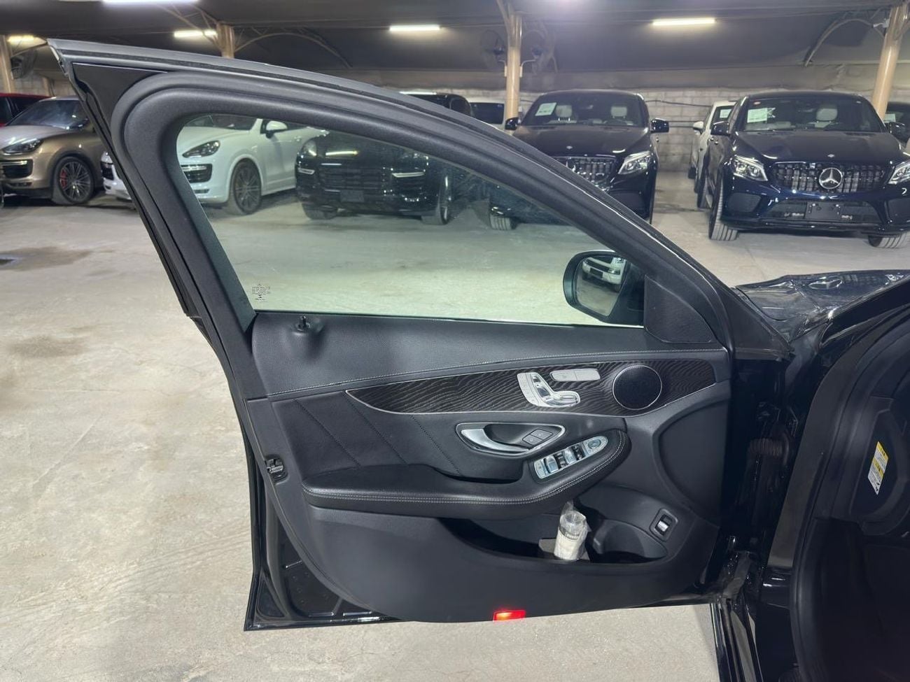 مرسيدس بنز C 200 AVANTGARDE MERCEDES C-CLASS C200 2015 | FULL SERVICE HISTORY | TWO KEYS | 2024 PIRELLI TYRES