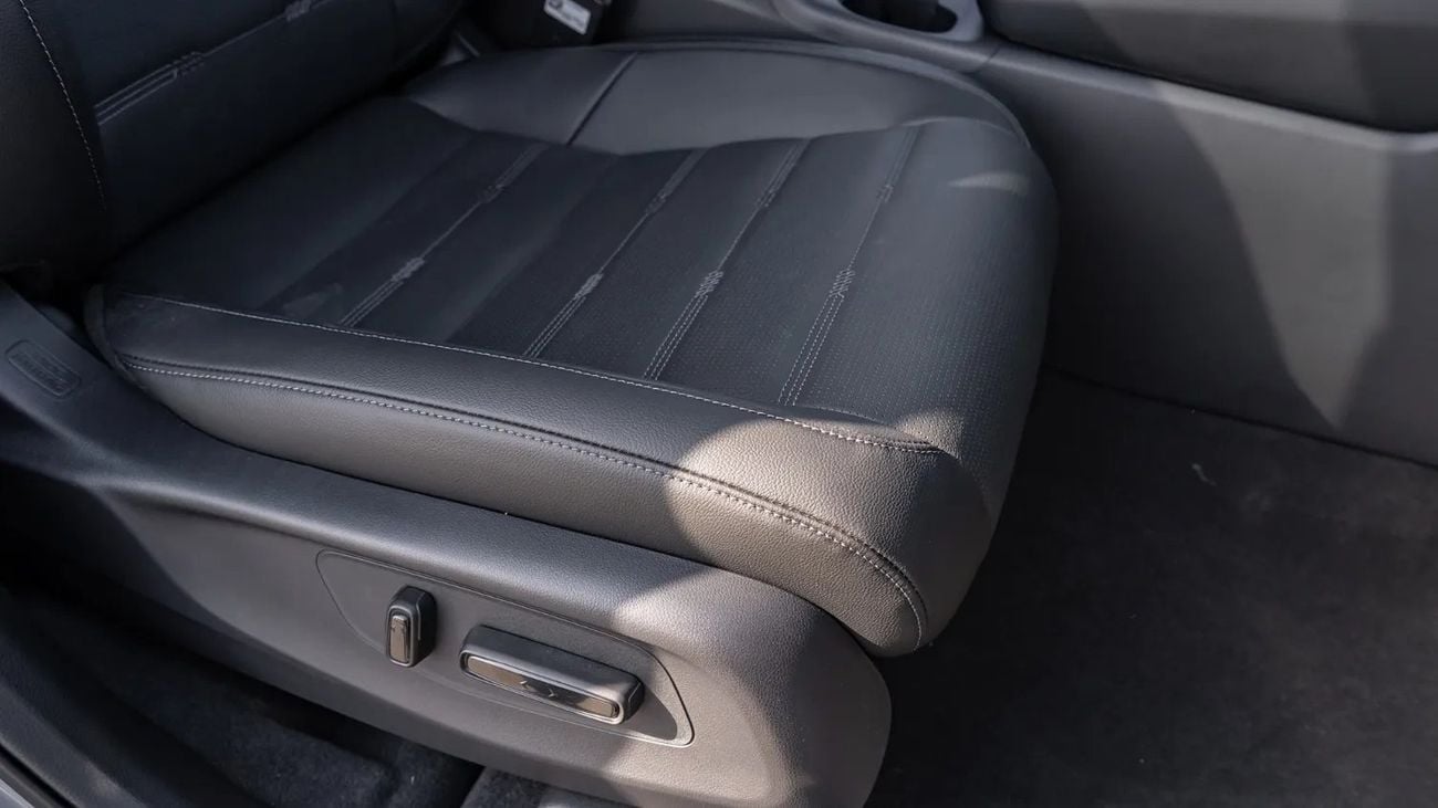 Honda CR-V 2026 | HONDA CRV GLOBAL 30 -YEAR HONOR EDITION 240 TURBO FRONTIER 5 SEATS - E.TAIL GATE