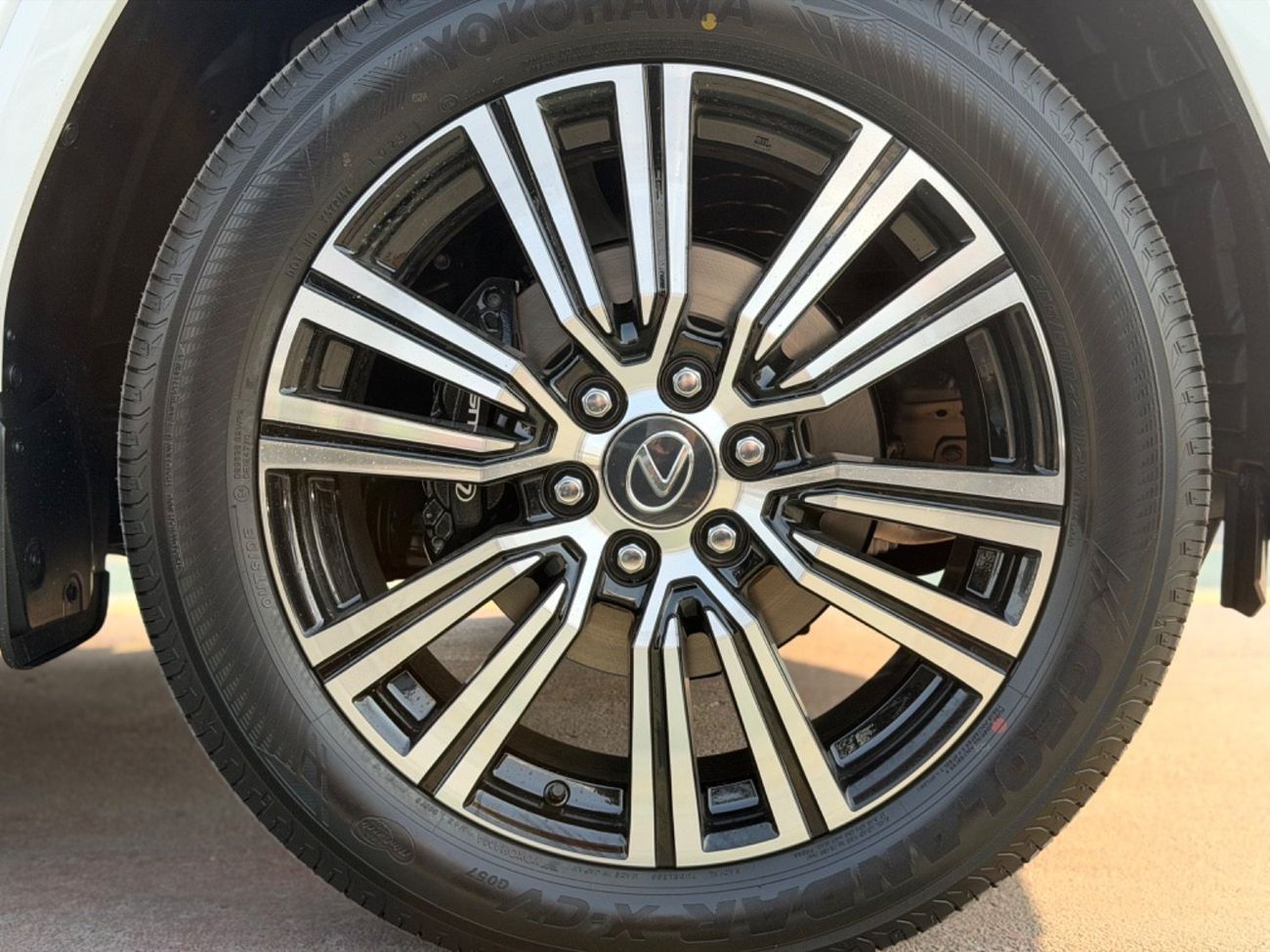 لكزس LX 600 SPORT LUXURY - RHD