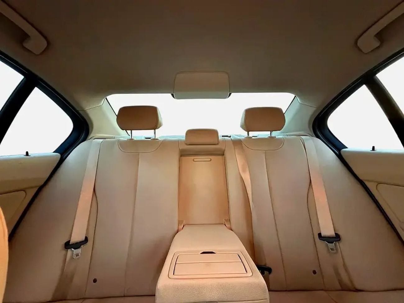 BMW 320i STANDARD 320i | 2.0L TURBO | 184 HP | GCC SPECS