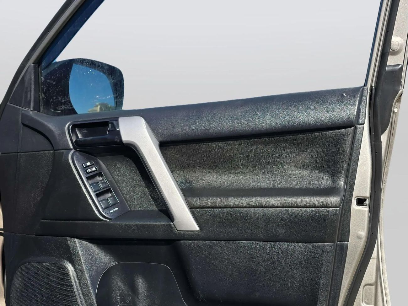 تويوتا برادو 4x4 Diesel Right Hand Drive (Export Only)