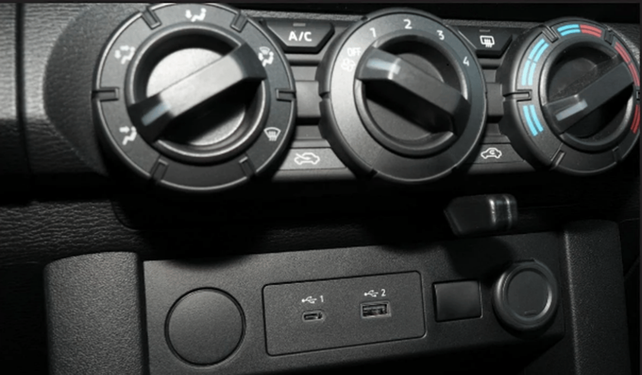 ميتسوبيشي L200 ECTP2M023 – 2025 Mitsubishi L200 Double Cab Pick Up GLX – 2.4L Petrol Manual – White with Black Inte