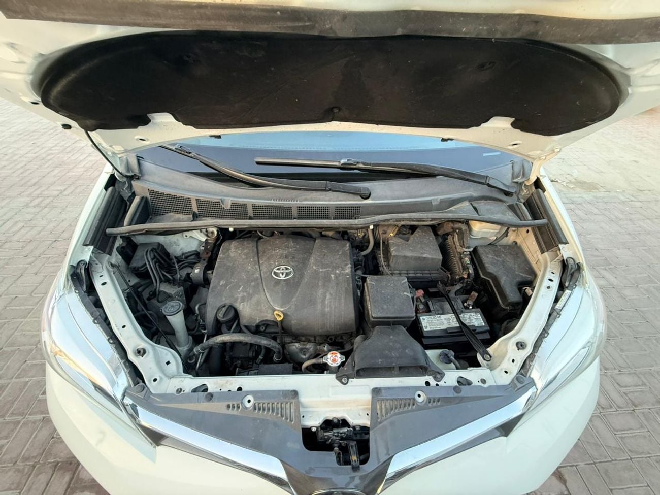 Toyota Sienna 2018 TOYOTA SIENNA XLE 360 cam  full option Ready  White