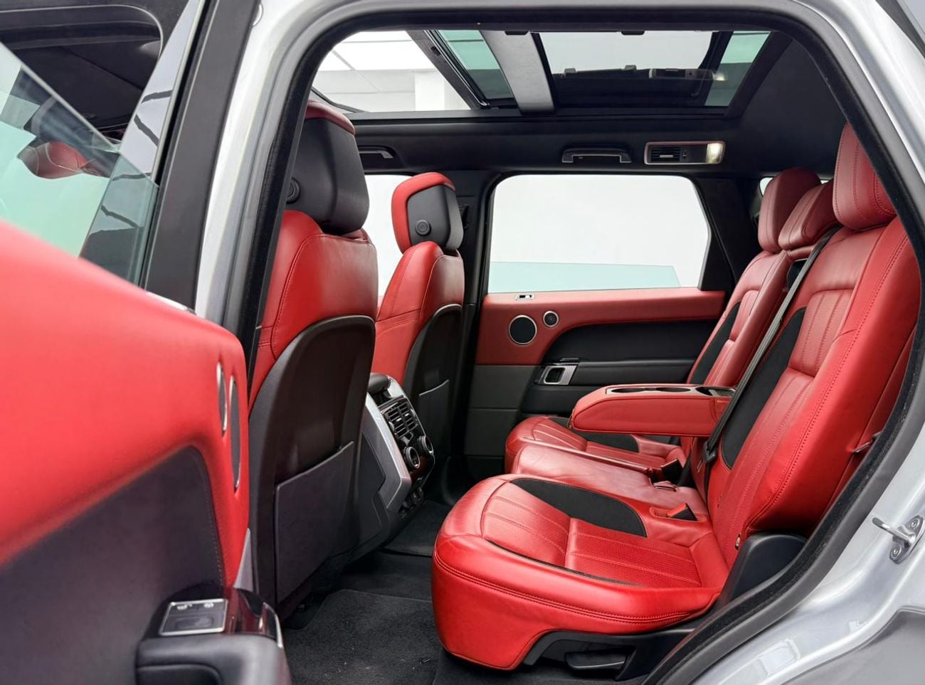 Land Rover Range Rover Sport 2020 Range Rover Sport HSE Dynamic V8, Warranty, Full Range Rover Service History, Very Low Km, GCC