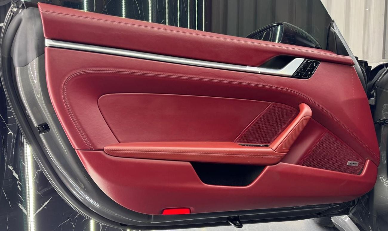 Porsche 911 Carrera 4S 3.0L (380 HP) Coupe