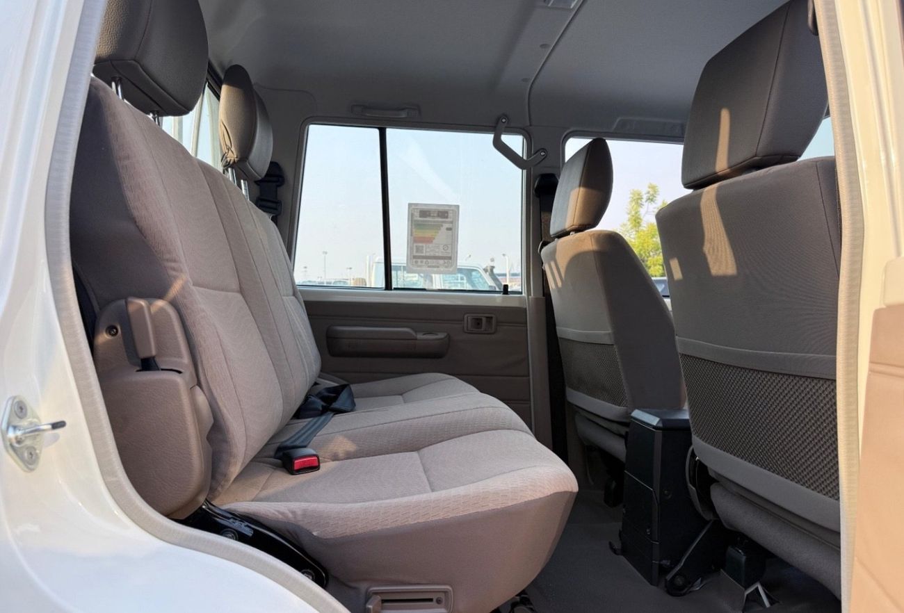 Toyota Land Cruiser Pickup 70 MANUAL TRANSMISSION, DIESEL