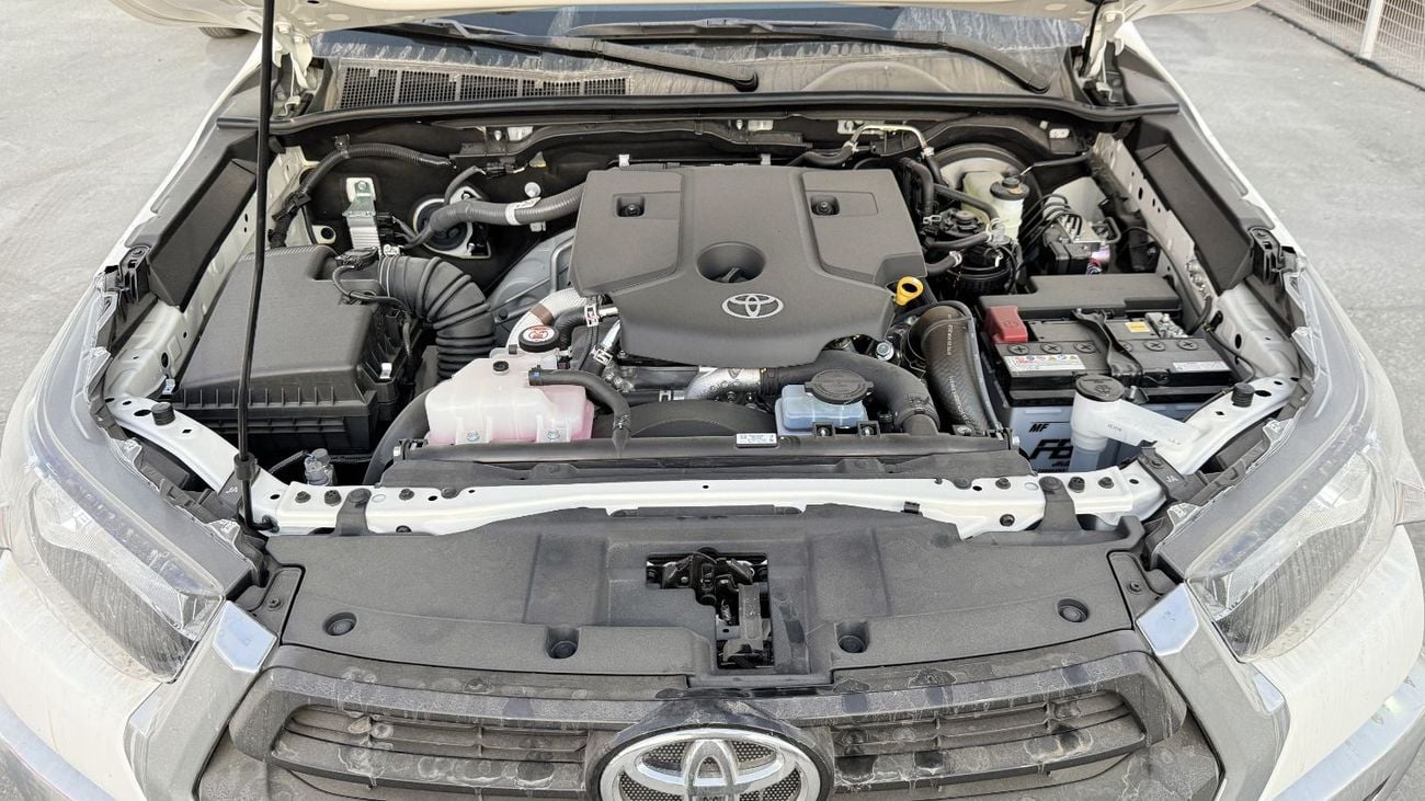 تويوتا هيلوكس 2.4L Diesel Manual Double Cab 4x4 2026YM