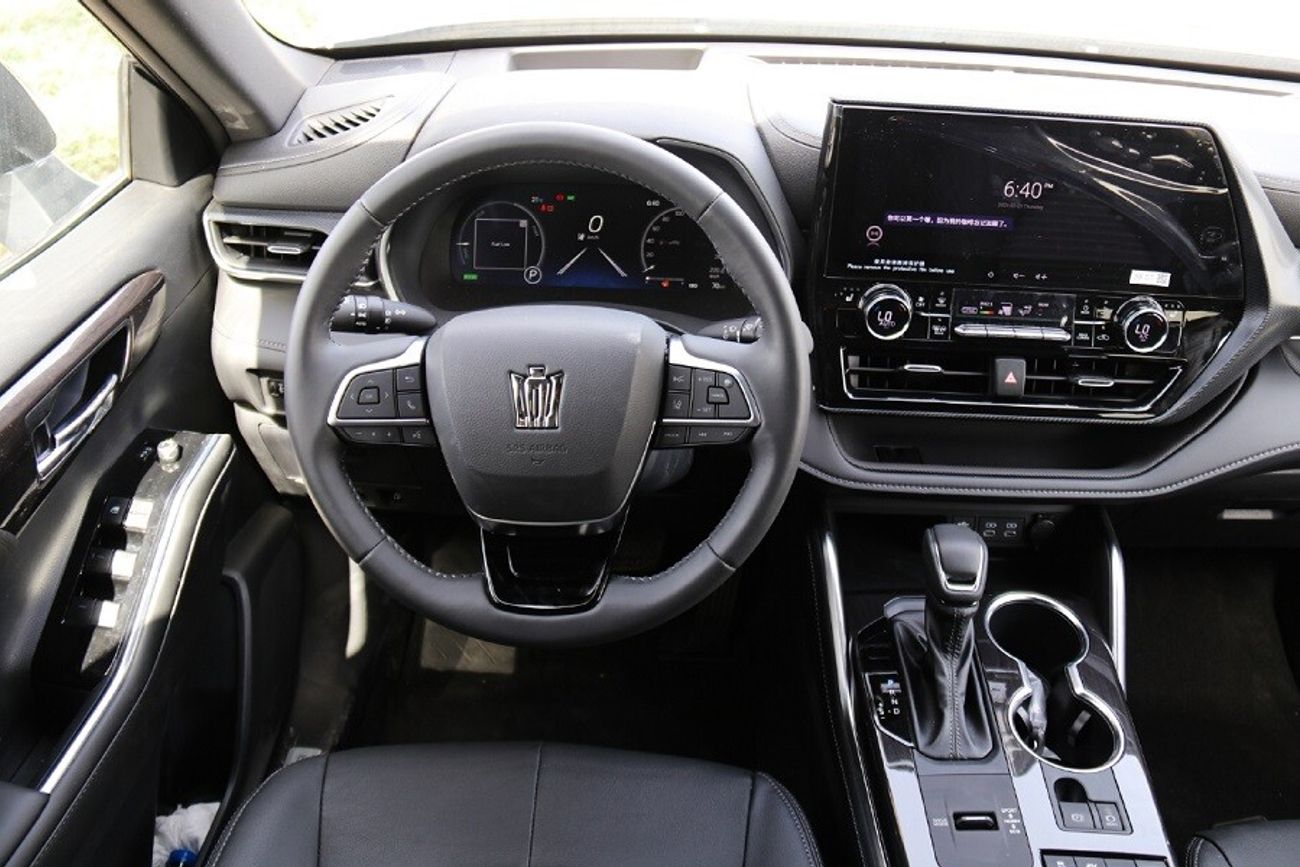 Toyota Crown - KLUGER E-FOUR (HYBRID)