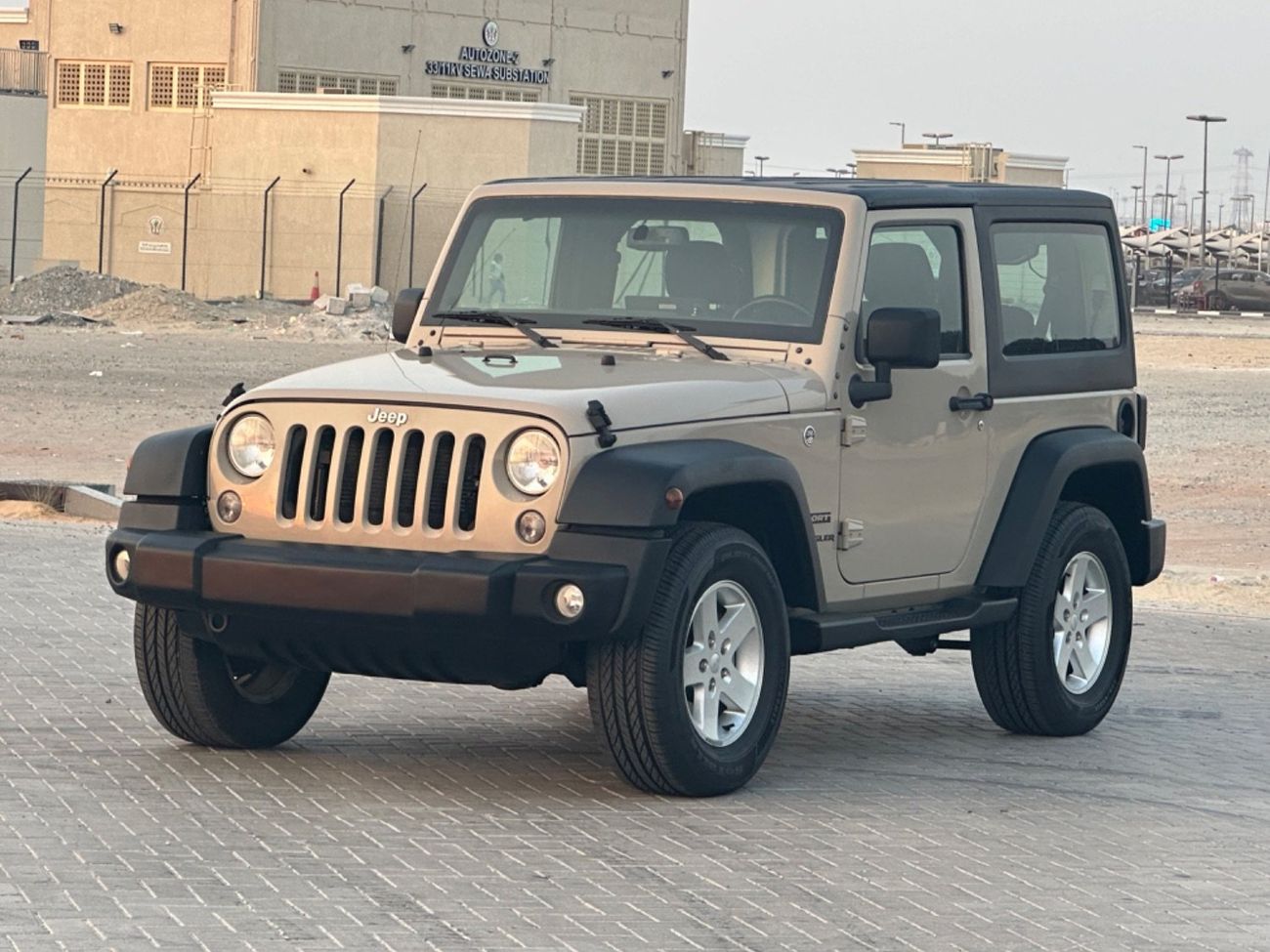 جيب رانجلر موديل 2016 خليجي حاله ممتازه من الداخل والخارج فل مواصفات