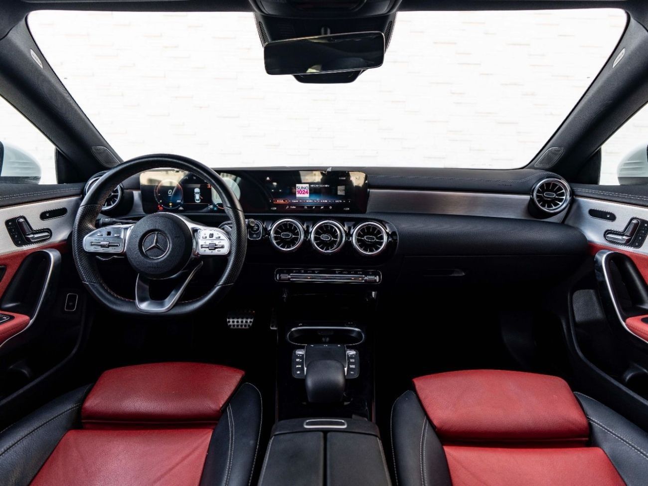 Mercedes-Benz CLA 250 Std 2.0L (221 HP)