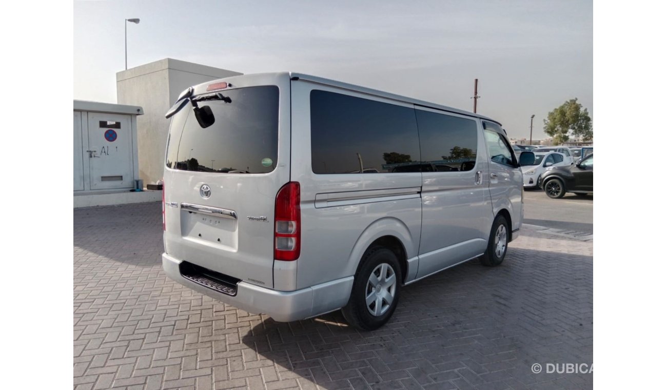 تويوتا هاياس TOYOTA HIACE VAN RIGHT HAND DRIVE (PM1644)