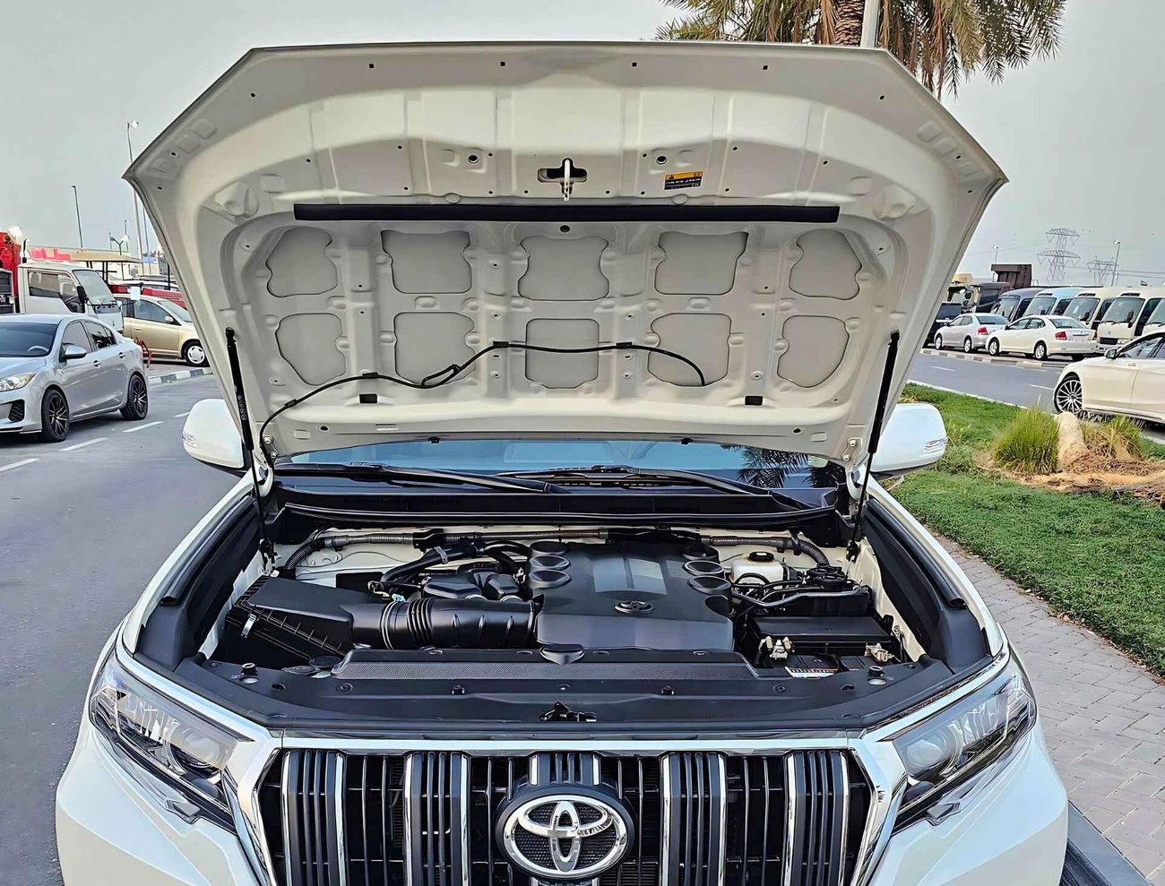 Toyota Prado GXR V6/ SUNROOF/ ORG KMS/ ORG PAINT/ LEATHER SEATS/ 2198 MONTHLY/ LOT# 32638