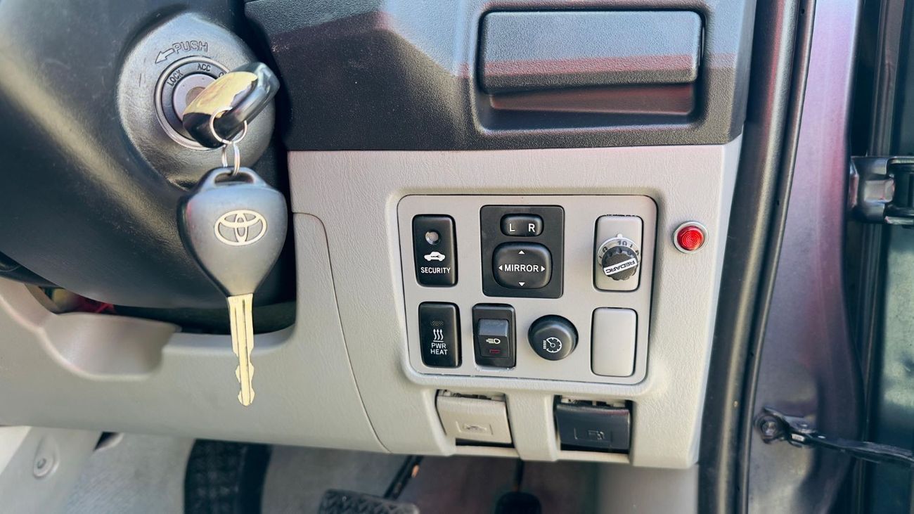 Toyota Hilux DOUBLE CABIN | RHD | 3.0 DIESEL ENGINE | 2011 | AUTOMATIC TRANSMISSION