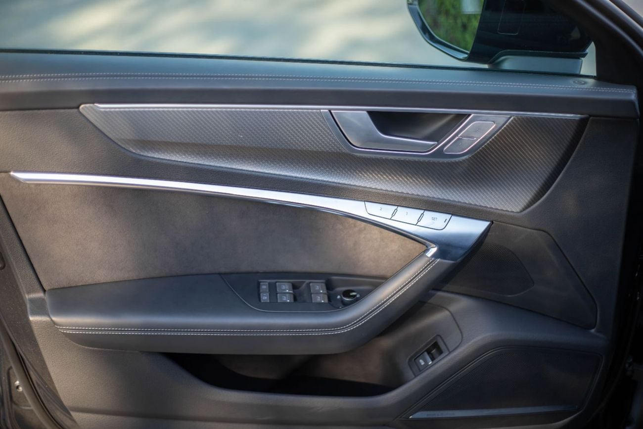 Audi RS6 2024 Audi RS6 Performance with 4.0L twin-turbo V8, 621 hp, 627 lb-ft torque, 8-speed automatic 2024