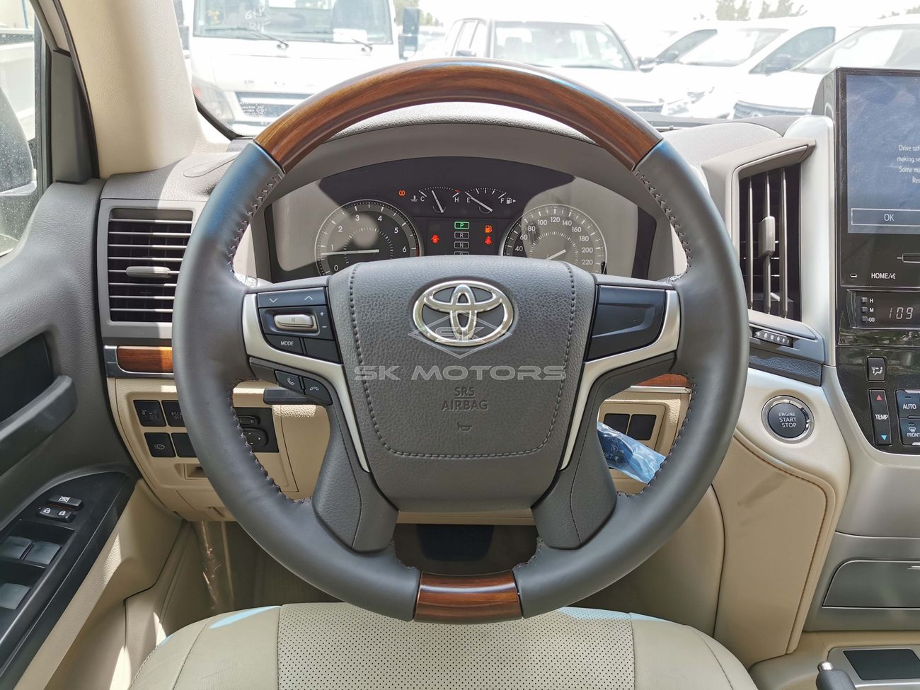 تويوتا لاند كروزر 4.0L, 18" Rims, Front Power Seats, Leather Seats, DVD, Rear Camera, Sunroof (CODE # GXR07)