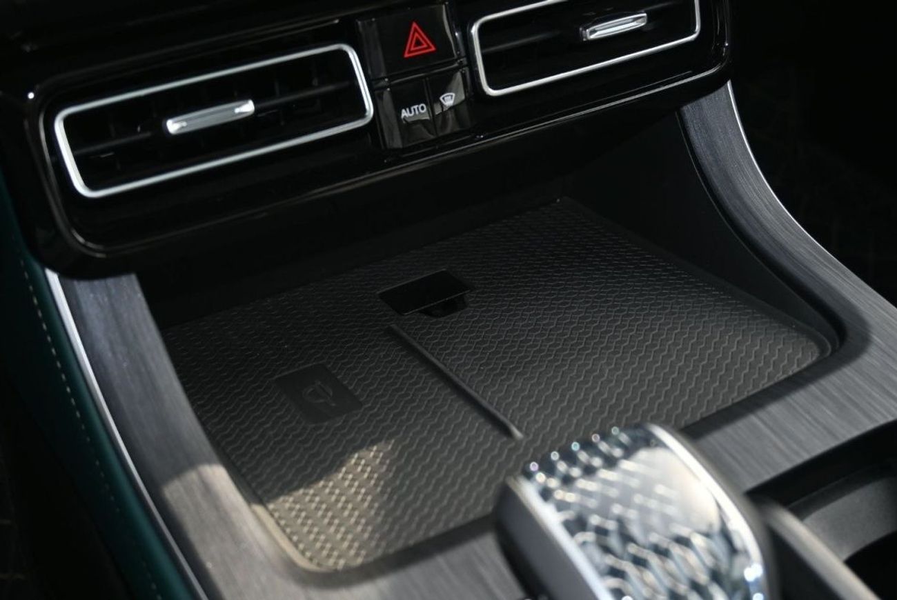 GAC GS8 GAC GS8 2.0L Turbo, 4WD, 8 Speed AT, 7 Seater, Color White, Model 2024