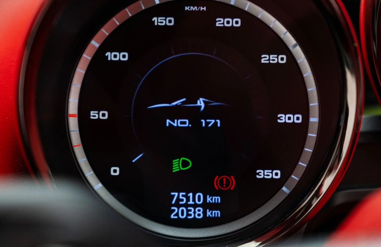 بورش 918 سبايدر 4.6L V8 N/A engine + Emotor