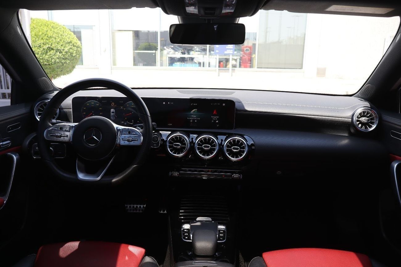 مرسيدس بنز A 250 Std 2.0L (224 HP)