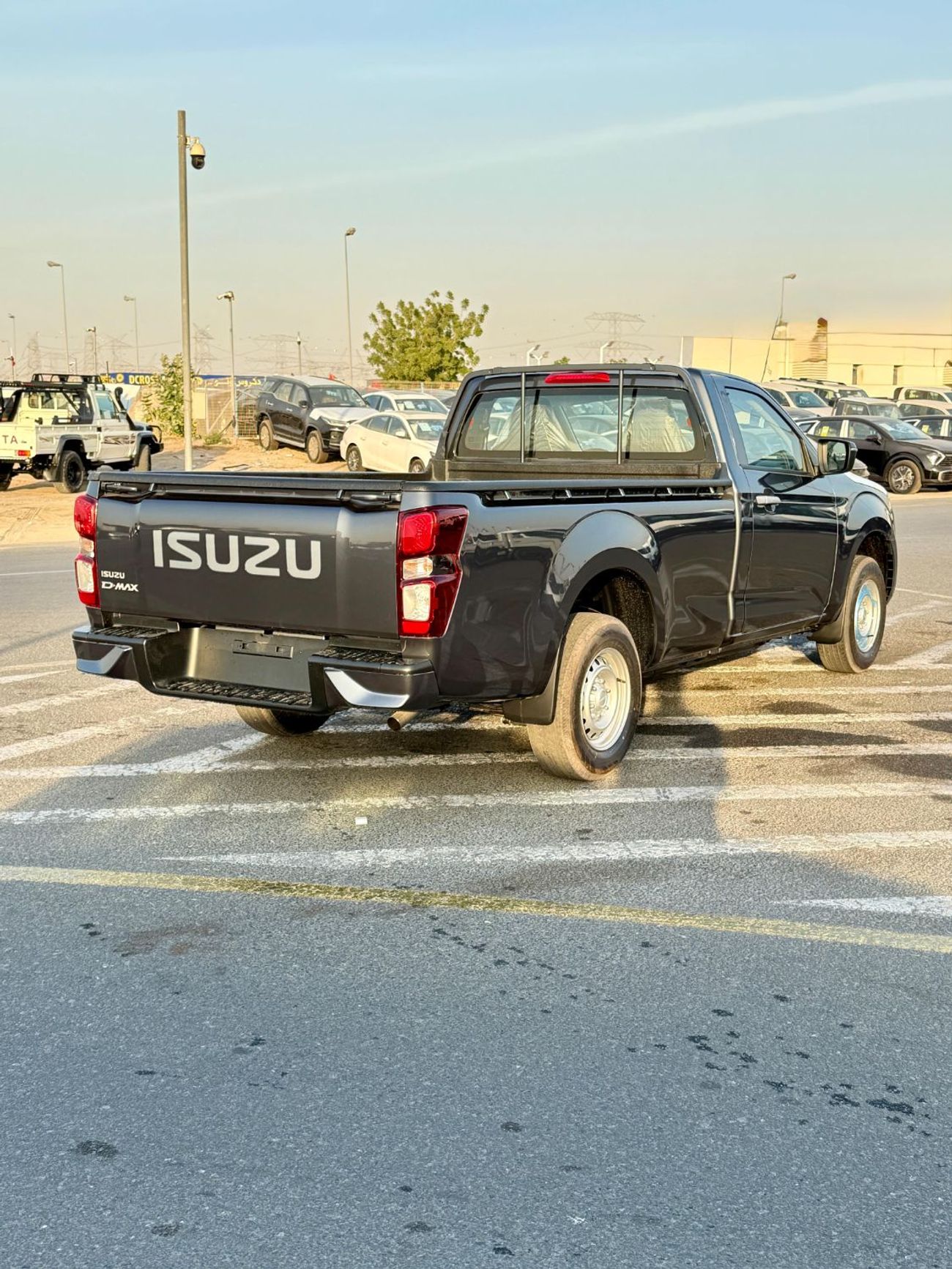 Isuzu DMax ISUZZ -D-MAX - SiNGLE CAB - 4x2 - 1.9L - DiESEL - GRAY
