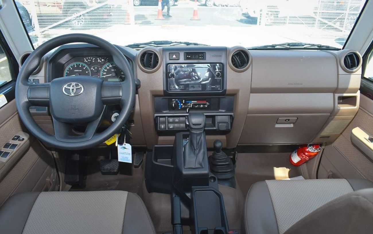 Toyota Land Cruiser Pick Up 4.0L V6 Double Cabin A/T