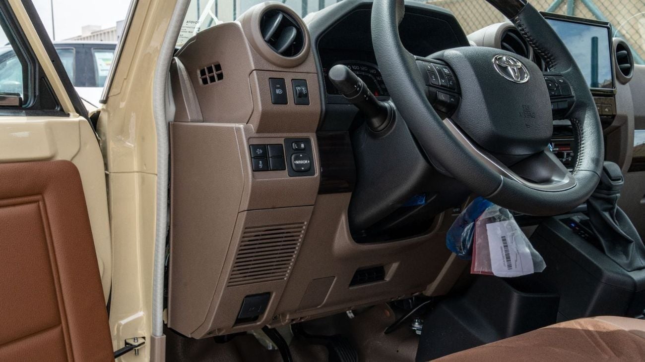 تويوتا لاند كروزر بيك آب 2026 Toyota LC79 2.8L AT Diesel Full Option (Beige-Brown)